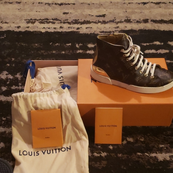 Louis Vuitton sneakers - Picture 2 of 2